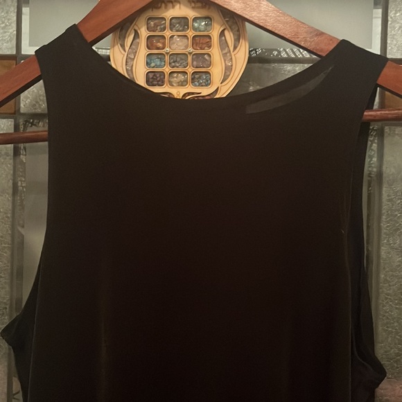 Basic black fitted classic Network maxi dress simple but well made - Picture 2 of 4